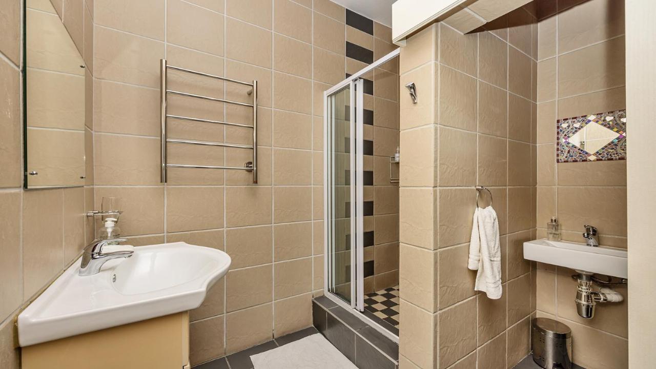 Anchor Bay Workation Hotel Kaapstad Buitenkant foto