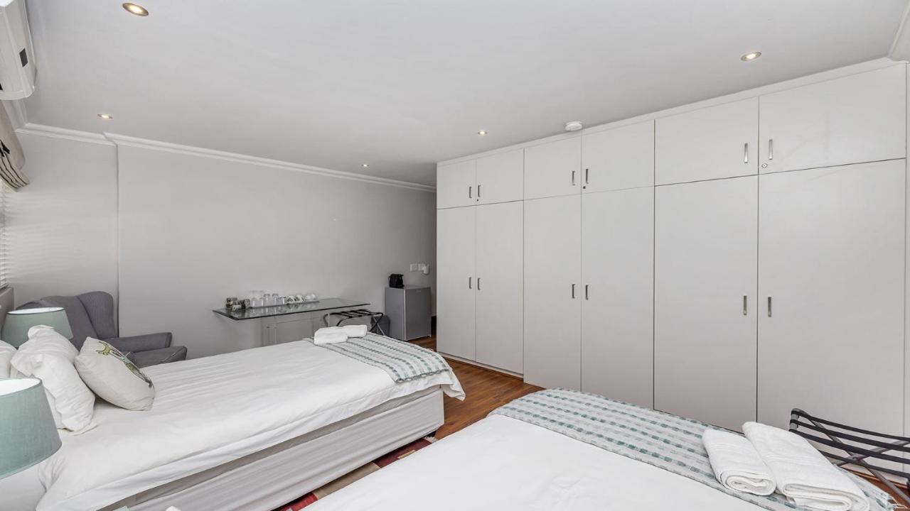 Anchor Bay Workation Hotel Kaapstad Buitenkant foto